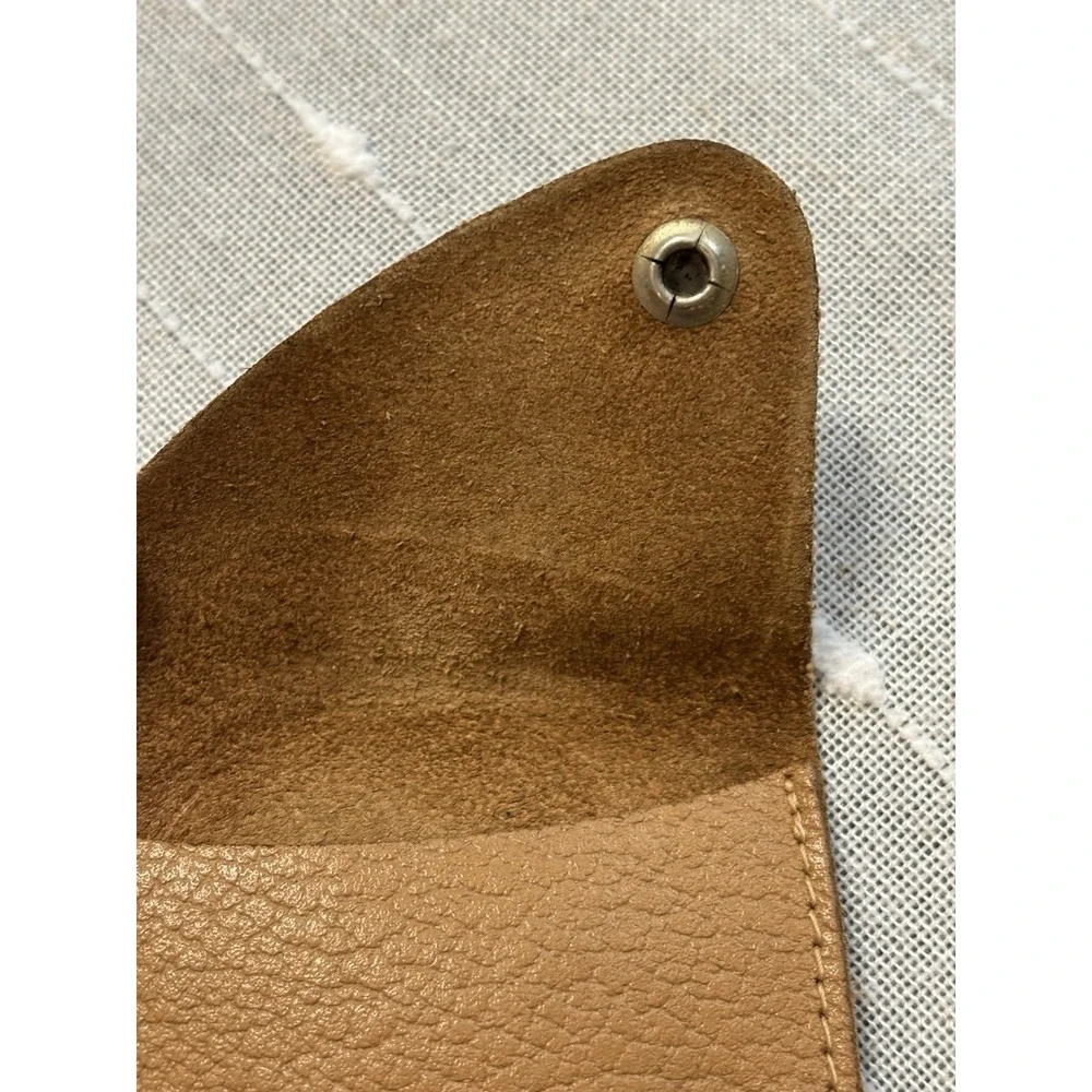 Ray-Ban please see